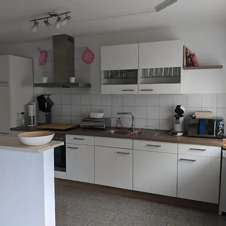 Apartment Neu! Wiesenallee Eg
